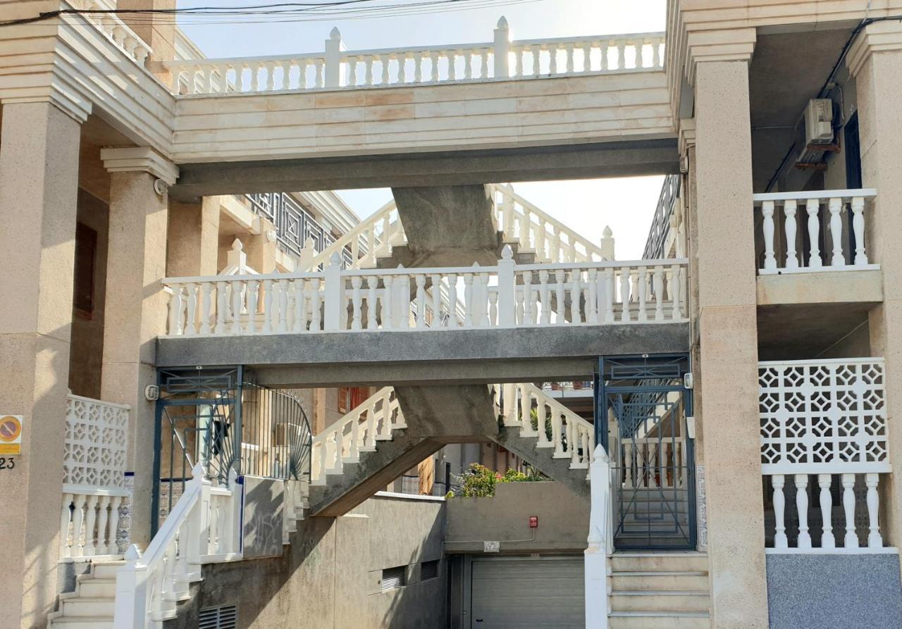 Penthouse Residencial Virginia Leilighet Torrevieja Eksteriør bilde